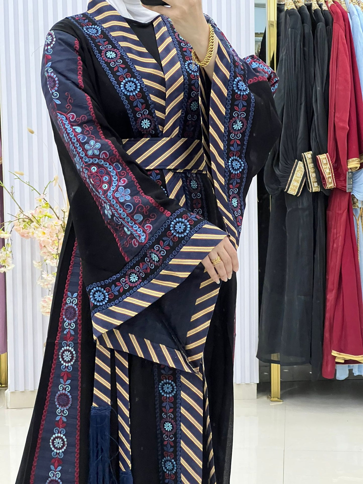 1) 2025 Beautiful Kashmeer Abaya