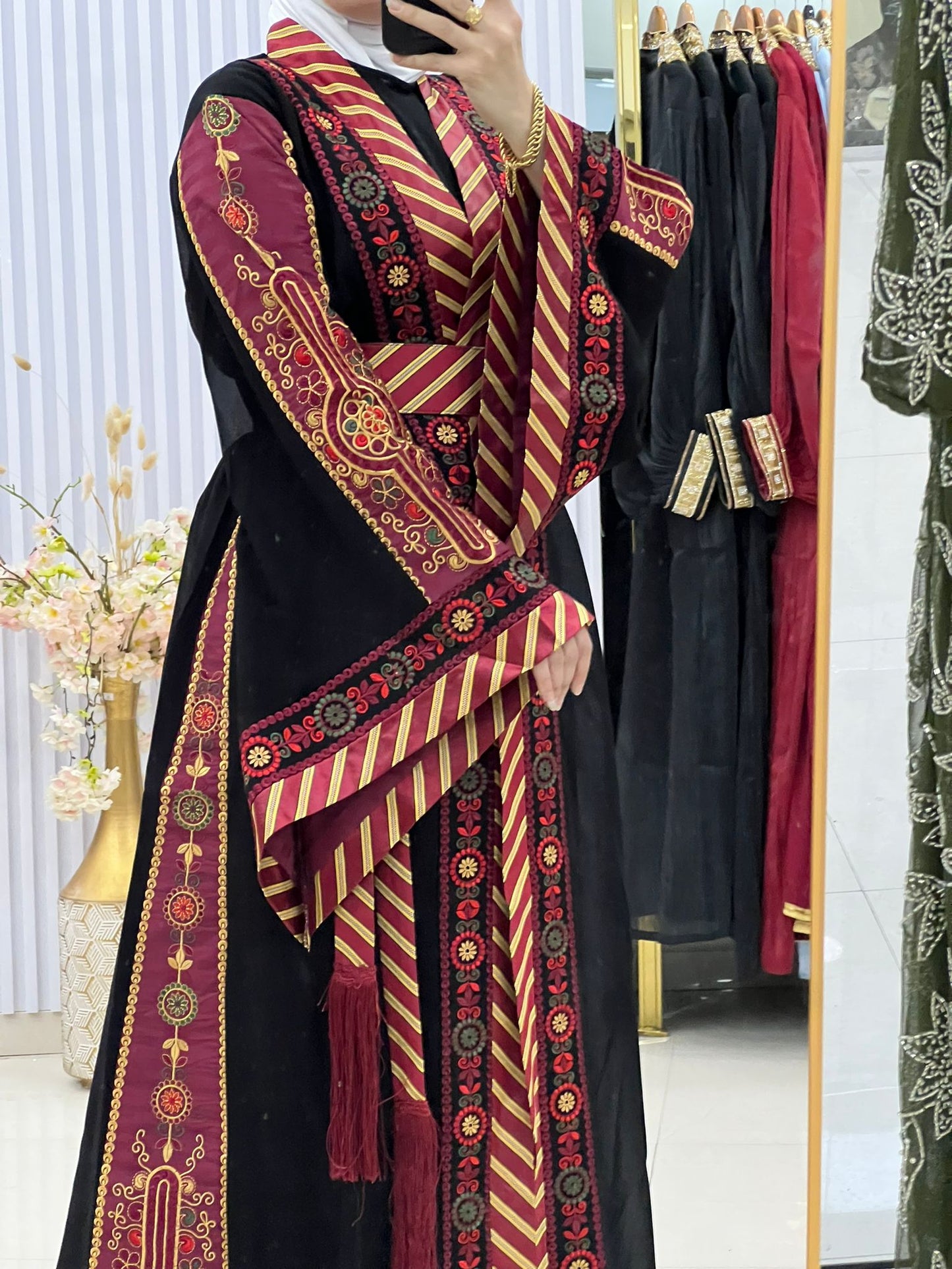 1) 2025 Beautiful Kashmeer Abaya
