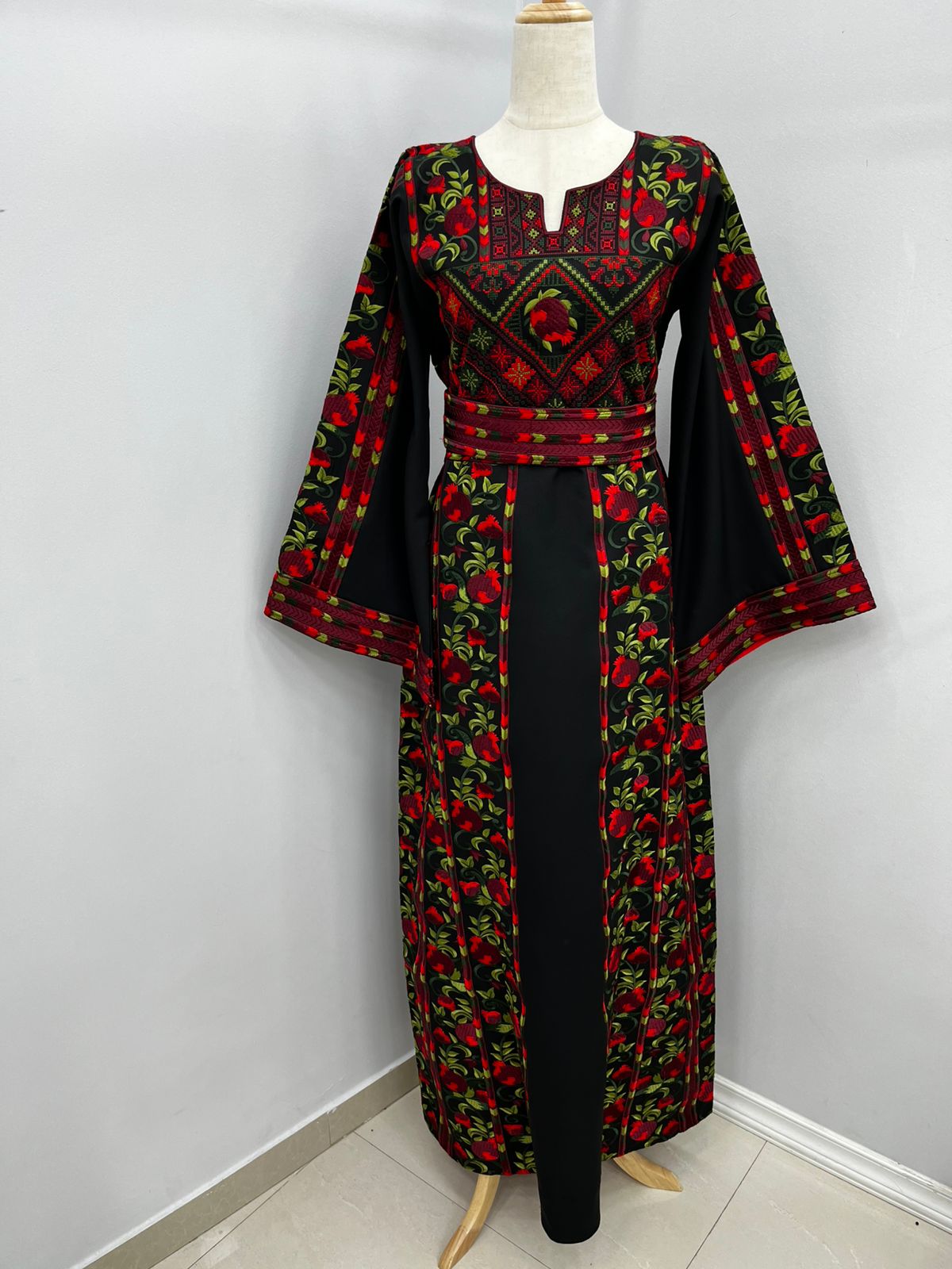 1- ๐ฅ๐น Beautiful Thoub ๐ฅ๐น