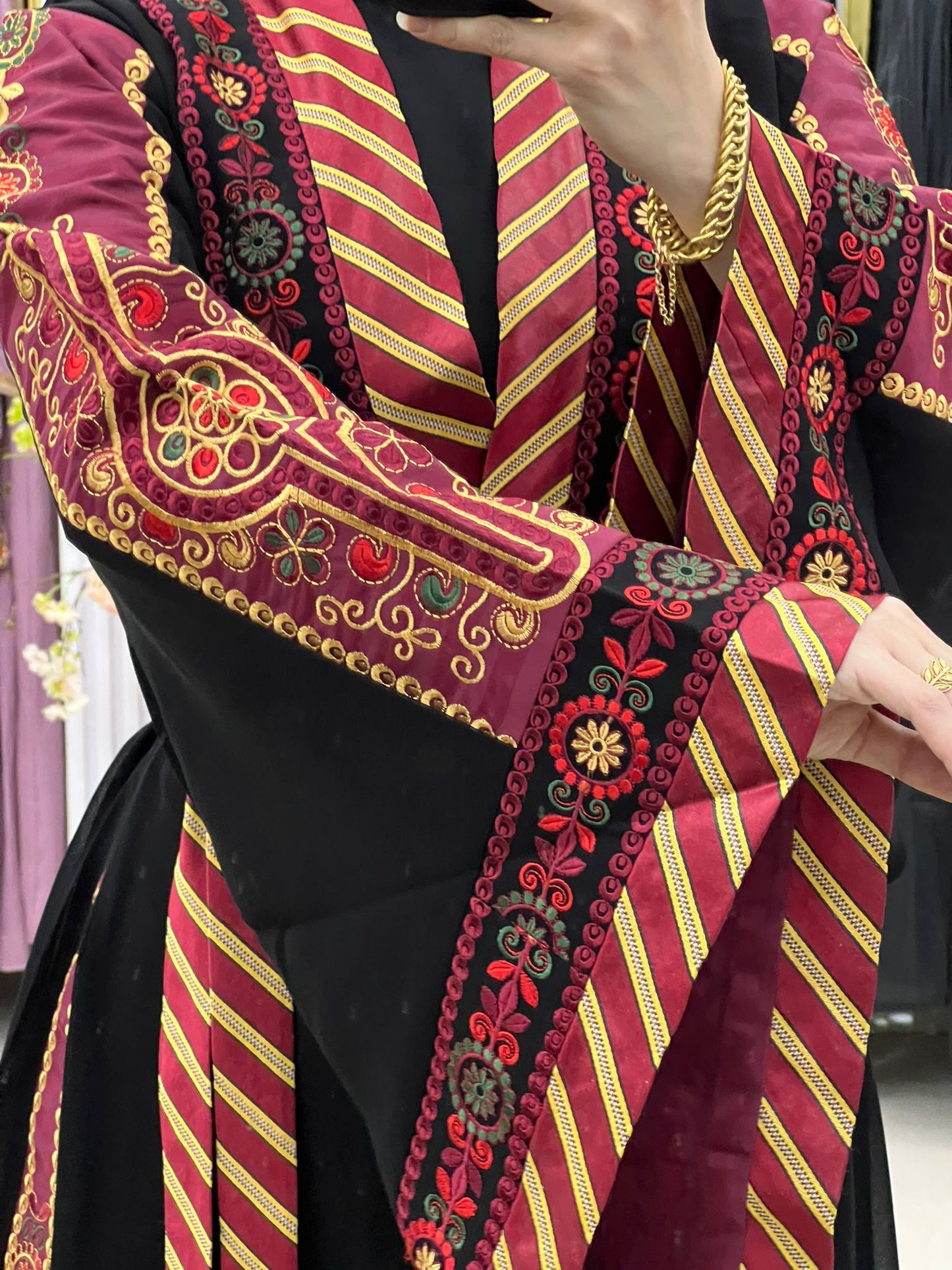 1) 2025 Beautiful Kashmeer Abaya