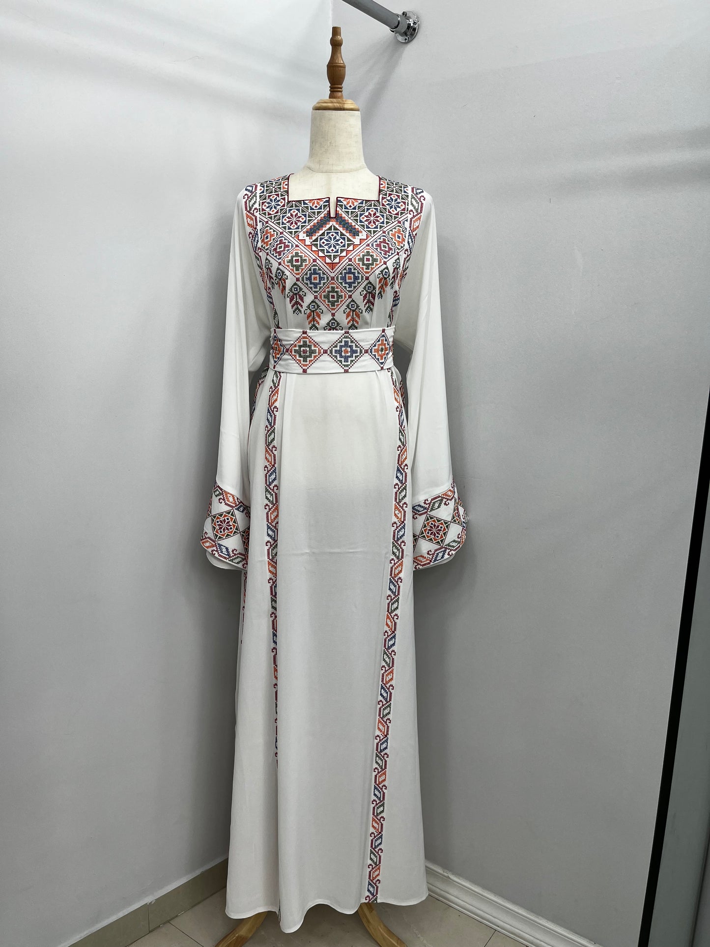 Thoub On Sale
