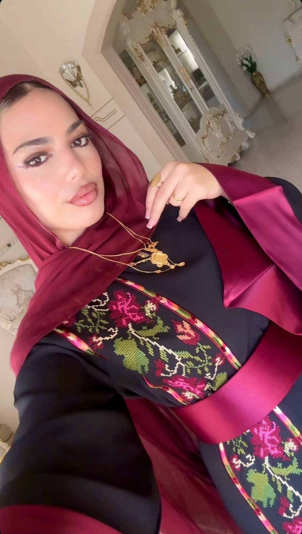 1) Royal Rose Embroidered Thoub (Black)