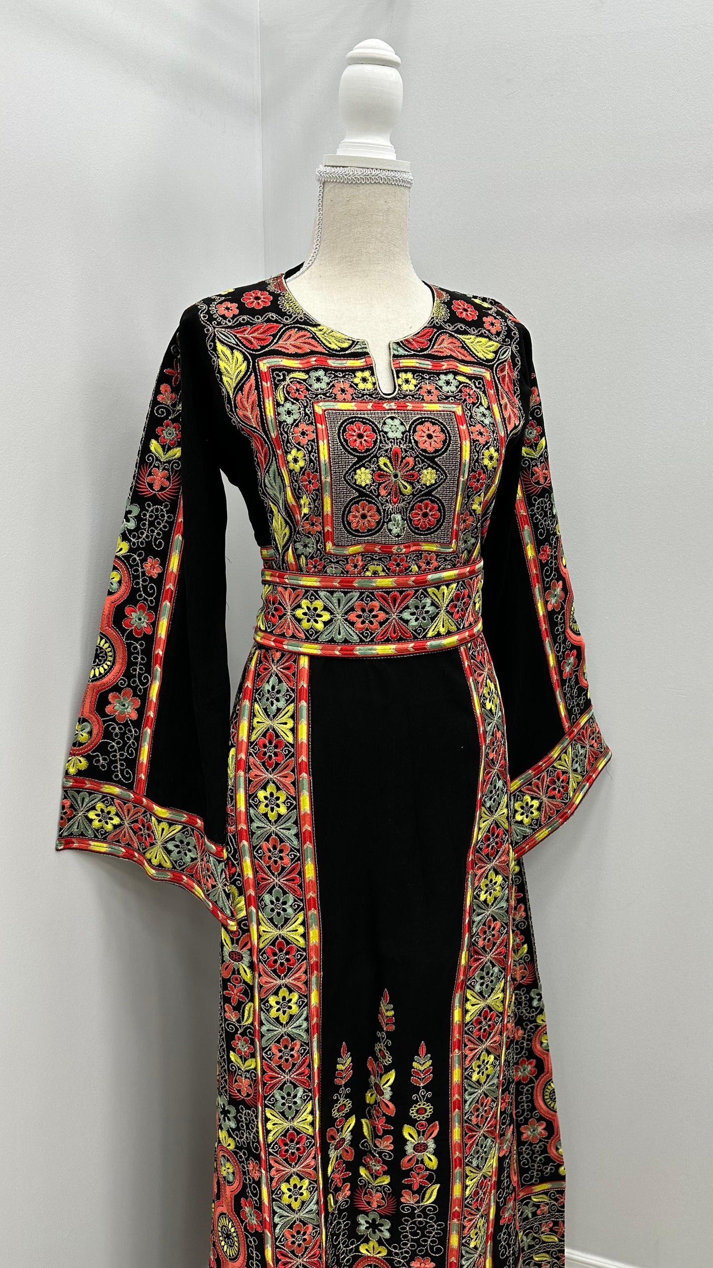 Beautiful Thoub on sale